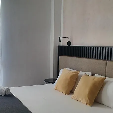 Szálloda Isa *