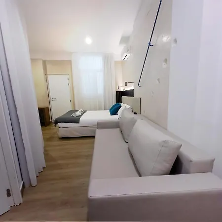 Isa Hotel *