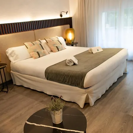 Isa Hotel *
